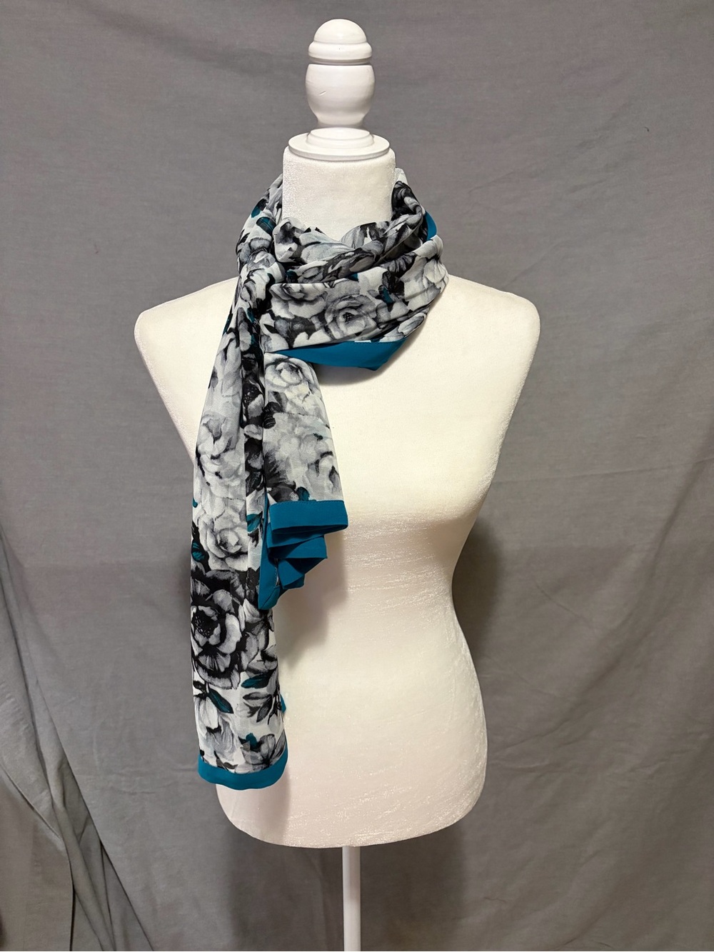 White House Black Market Floral Black & Teal Women's Scarf - Lightweight